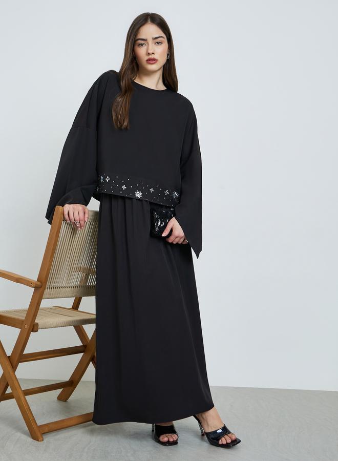 ستايلي طقم منسق من بلوزة مزينة وتنورة طويلة - Image 5